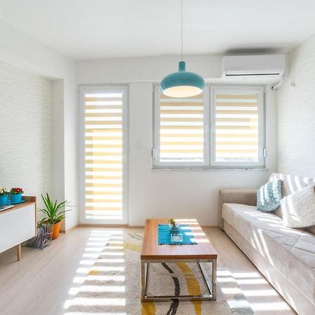 • Charming ǀ Near City Mall ǀ 1Br • Daire Üsküp Dış mekan fotoğraf